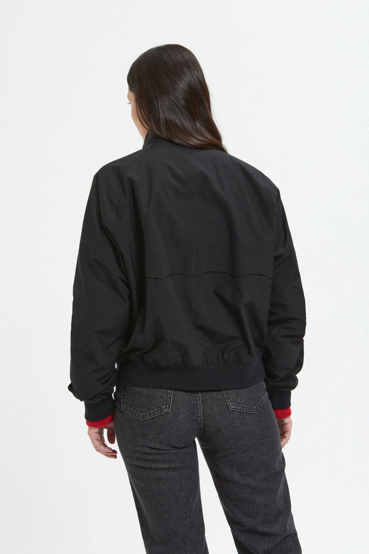 G9 Woman - Image 2